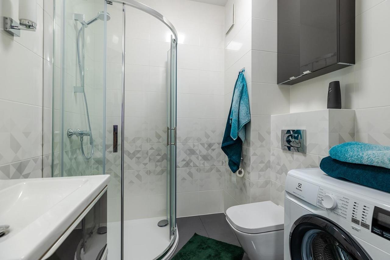 Wola Luxe Apartment Варшава Екстер'єр фото