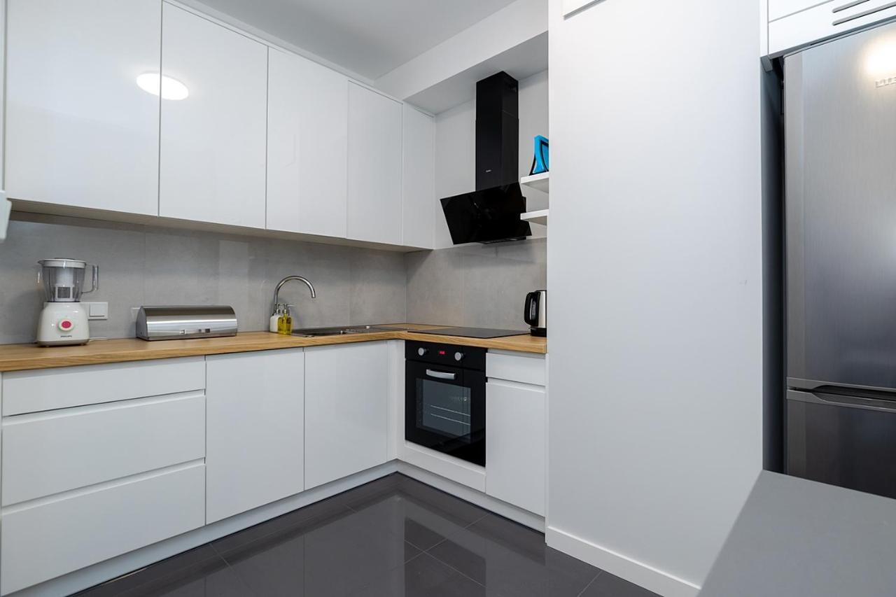 Wola Luxe Apartment Варшава Екстер'єр фото